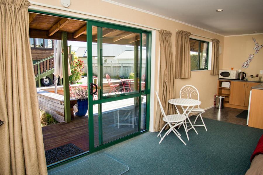 Te Waka Lodge Te Anau Esterno foto