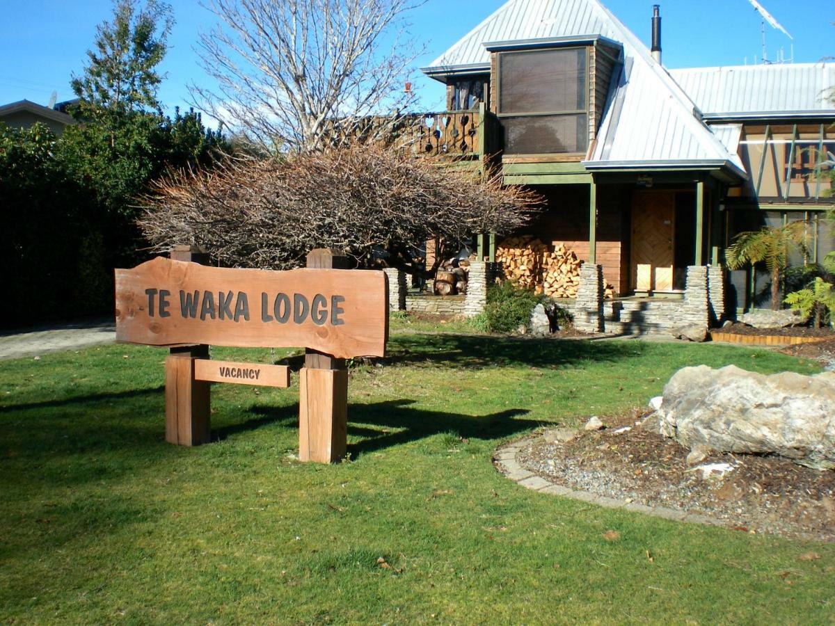 Te Waka Lodge Te Anau Esterno foto
